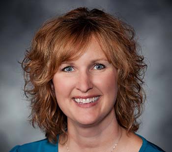 shannon poppe headshot